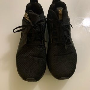 Puma mid top worn a few times Women size 10 very comfortable in good shape